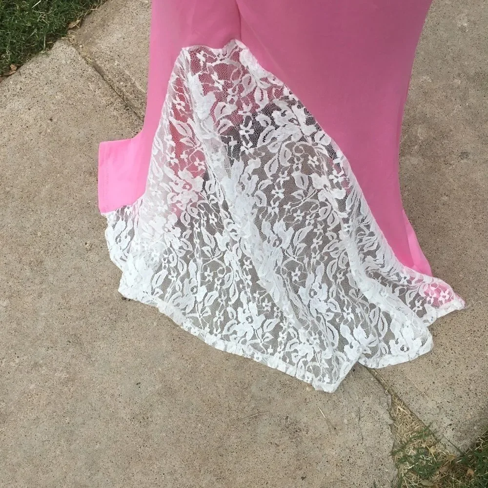 Beautiful Vintage Lace Gown L